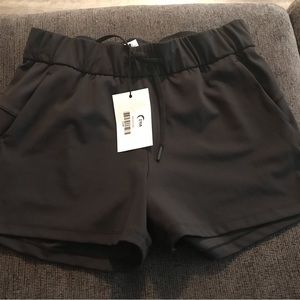 NWT Black Zyia Club Shorts Size Medium